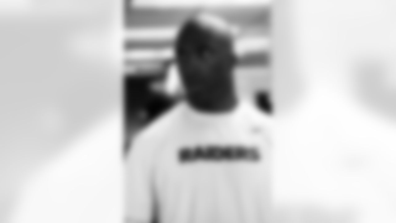 LB Kevin Burnett