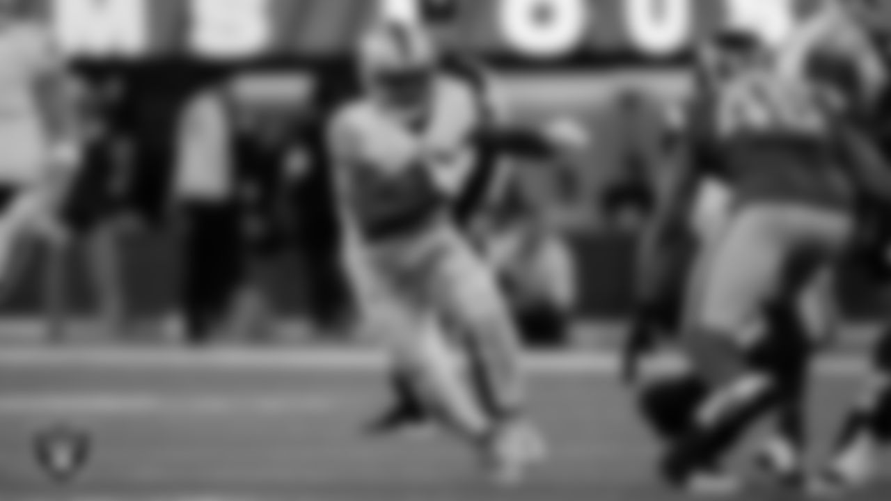 Las Vegas Raiders running back Josh Jacobs (28) during the regular season away game against the Los Angeles Rams at SoFi Stadium.