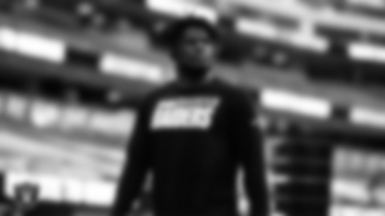 Las Vegas Raiders linebacker Nicholas Morrow (50) warming up before the regular season away game against the Los Angeles Chargers.