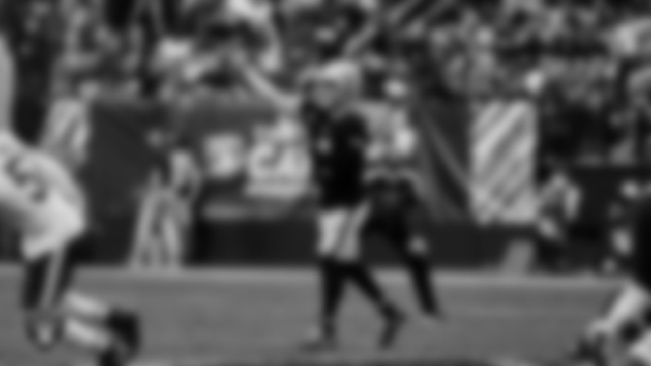 Las Vegas Raiders quarterback Derek Carr (4) passes during the regular season home game against the Chicago Bears.