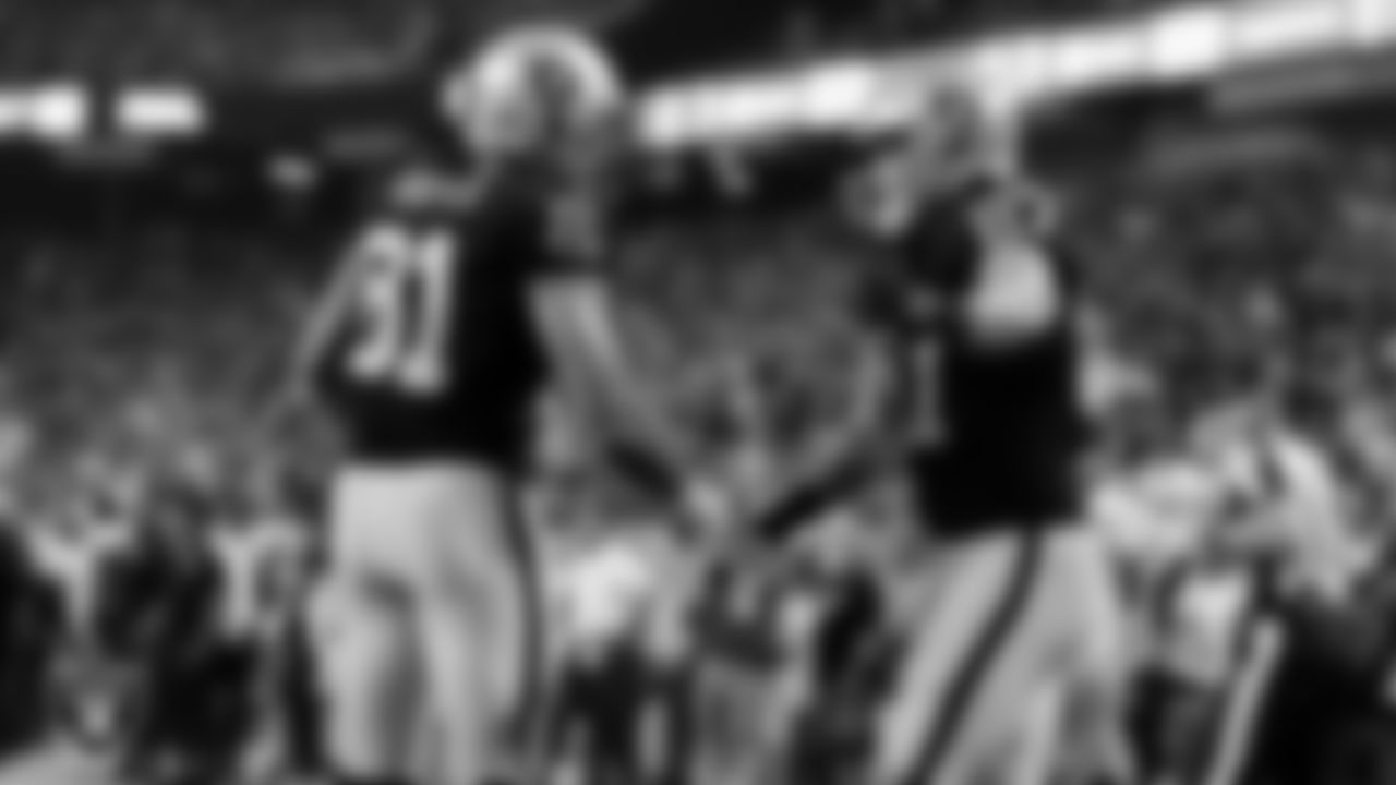 Las Vegas Raiders tight end Michael Mayer (87) celebrates with tight end Austin Hooper (81) after making a two-point conversion catch during the regular season home game against the Pittsburgh Steelers at Allegiant Stadium.