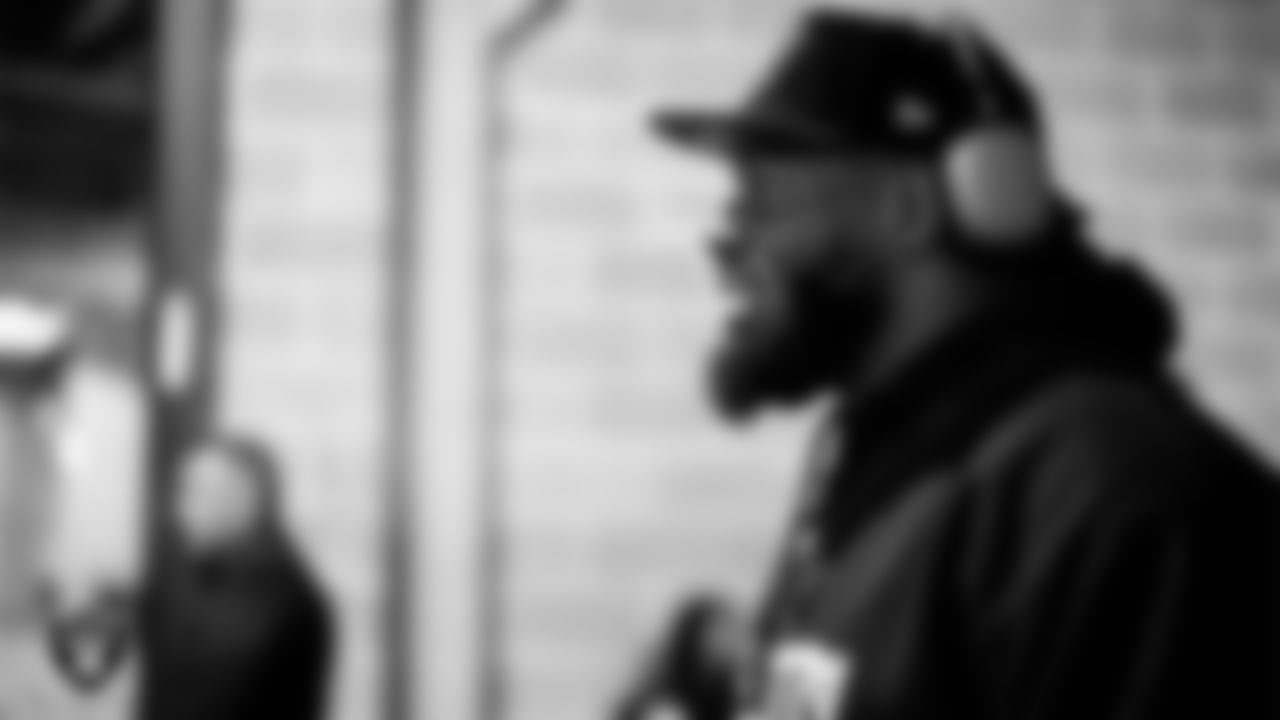Las Vegas Raiders defensive tackle John Jenkins (95) arrives to the regular season away game against the Chicago Bears at Soldier Field.