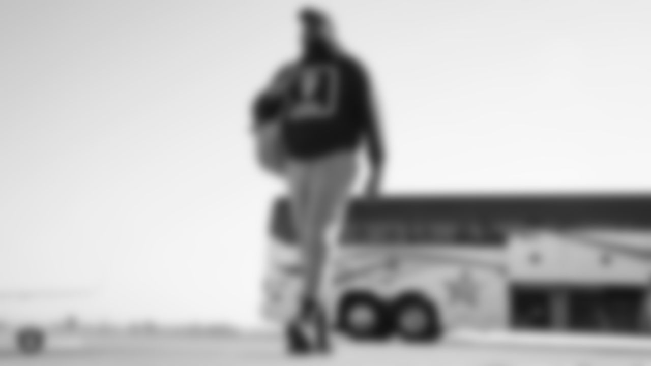Raiders tackle Brandon Parker (75) departs for the game against the New York Jets.