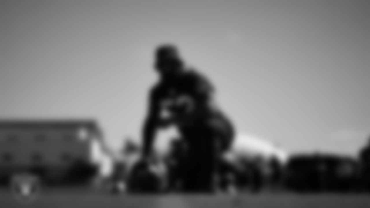 Las Vegas Raiders linebacker Denzel Perryman (52) during practice.
