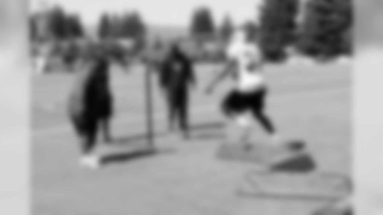 RB Louis Rankin does footwork drills.