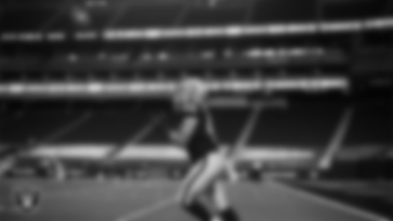 Las Vegas Raiders fullback Alec Ingold (45) warming up before the regular season home game against the Los Angeles Chargers.