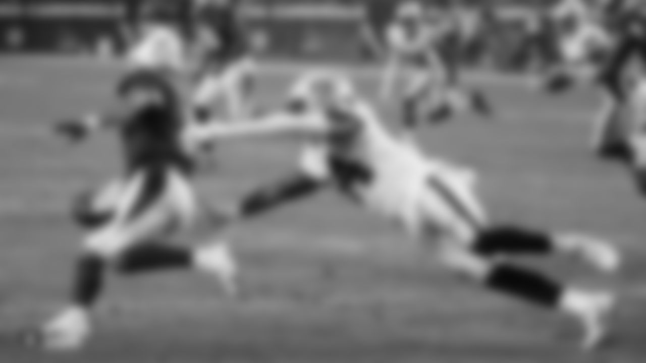 Raiders linebacker Brandon Marshall (54) looks to make a tackle during the Raiders preseason game against the Arizona Cardinals.