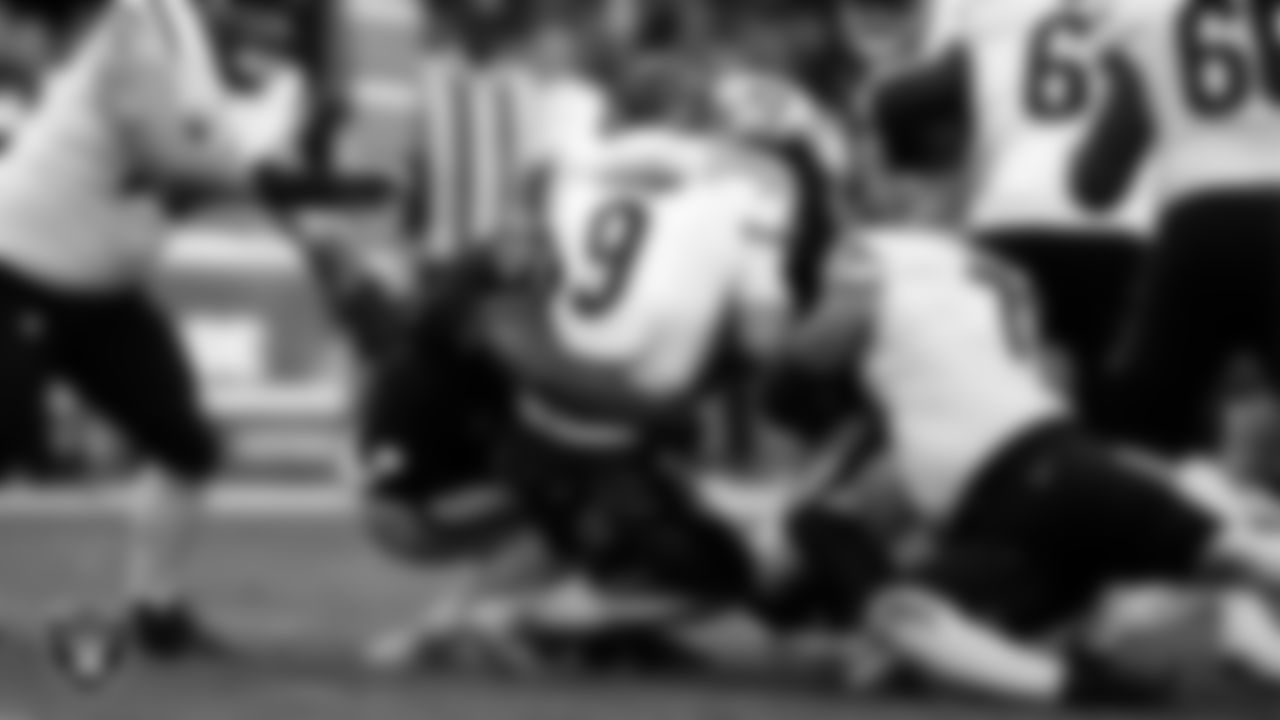 Las Vegas Raiders defensive end Yannick Ngakoue (91) and defensive end Maxx Crosby (98) during the regular season home game against the Cincinnati Bengals.