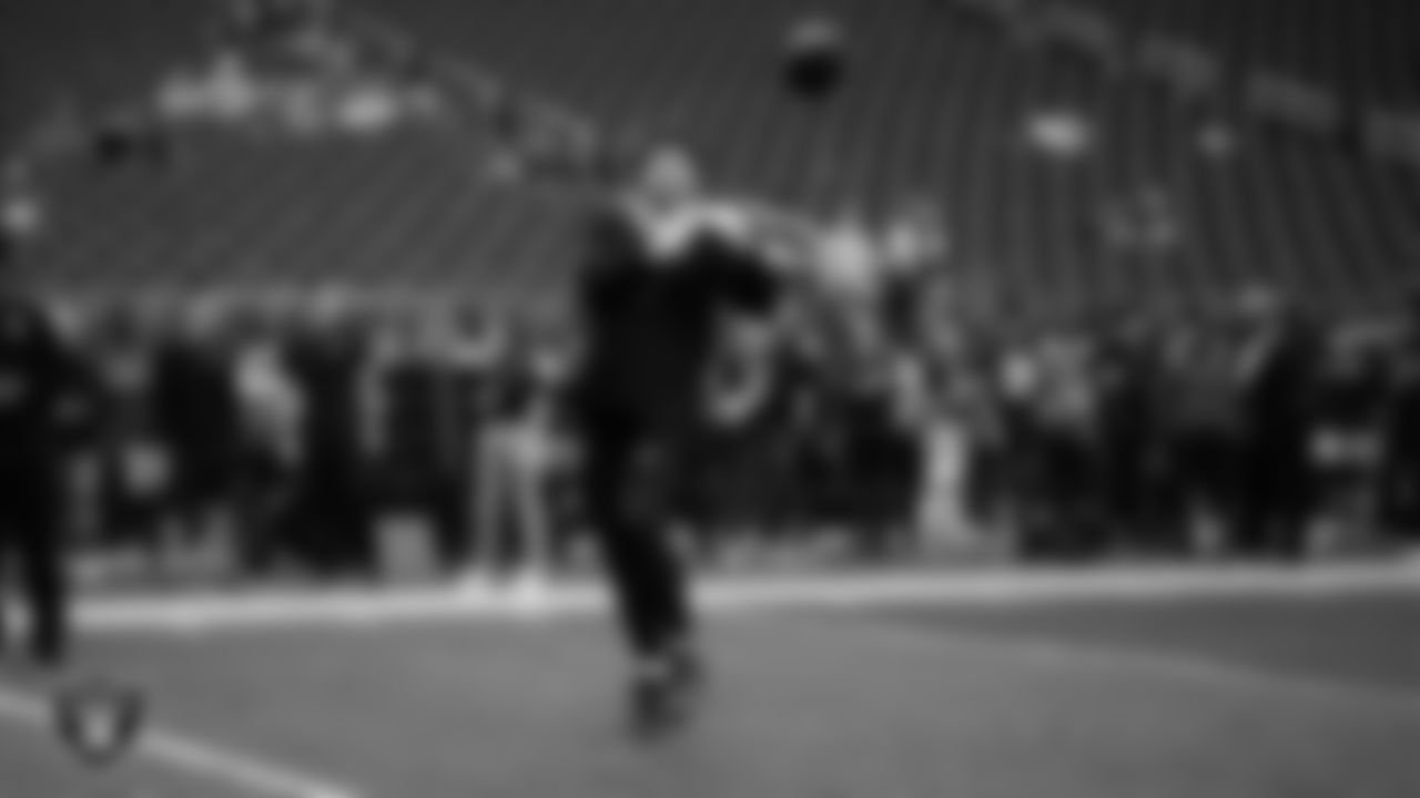 Las Vegas Raiders tight end Jesper Horsted (80) warming up before the regular season home game against the San Francisco 49ers at Allegiant Stadium.