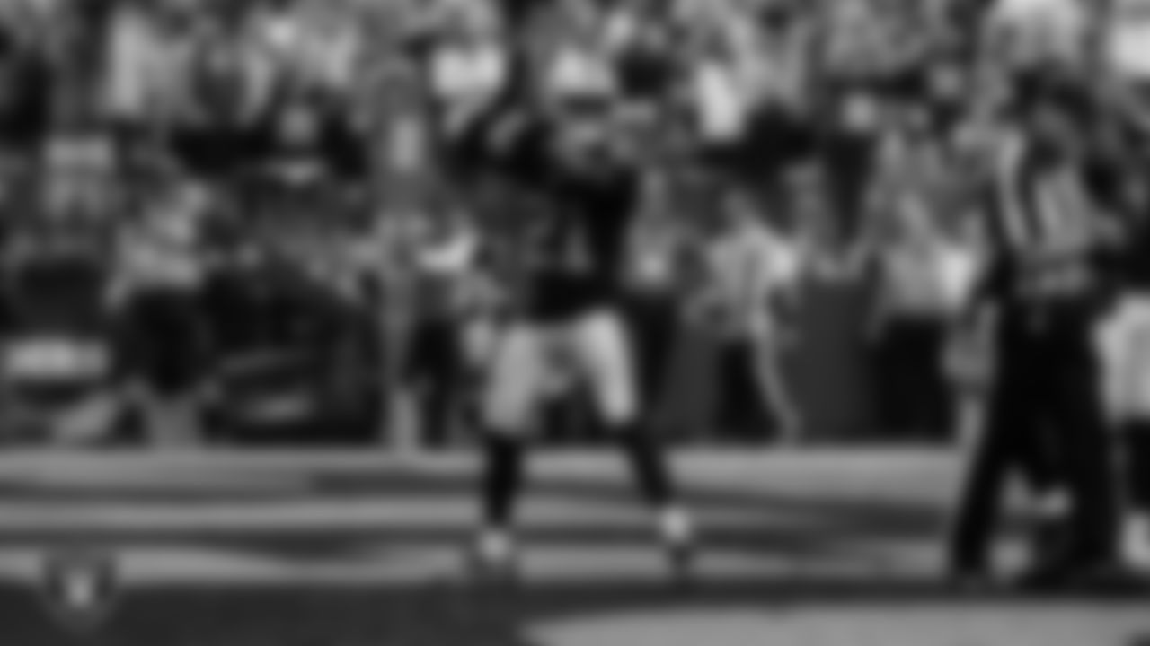 Las Vegas Raiders cornerback Amik Robertson (21) during the regular season home game against the Denver Broncos at Allegiant Stadium.