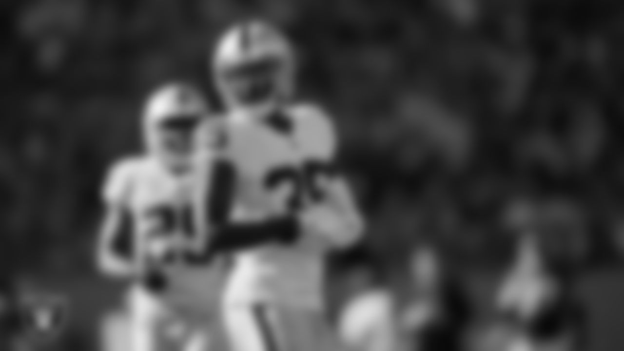 Las Vegas Raiders cornerback Brandon Facyson (35) on the field during the regular season away game against the Denver Broncos.