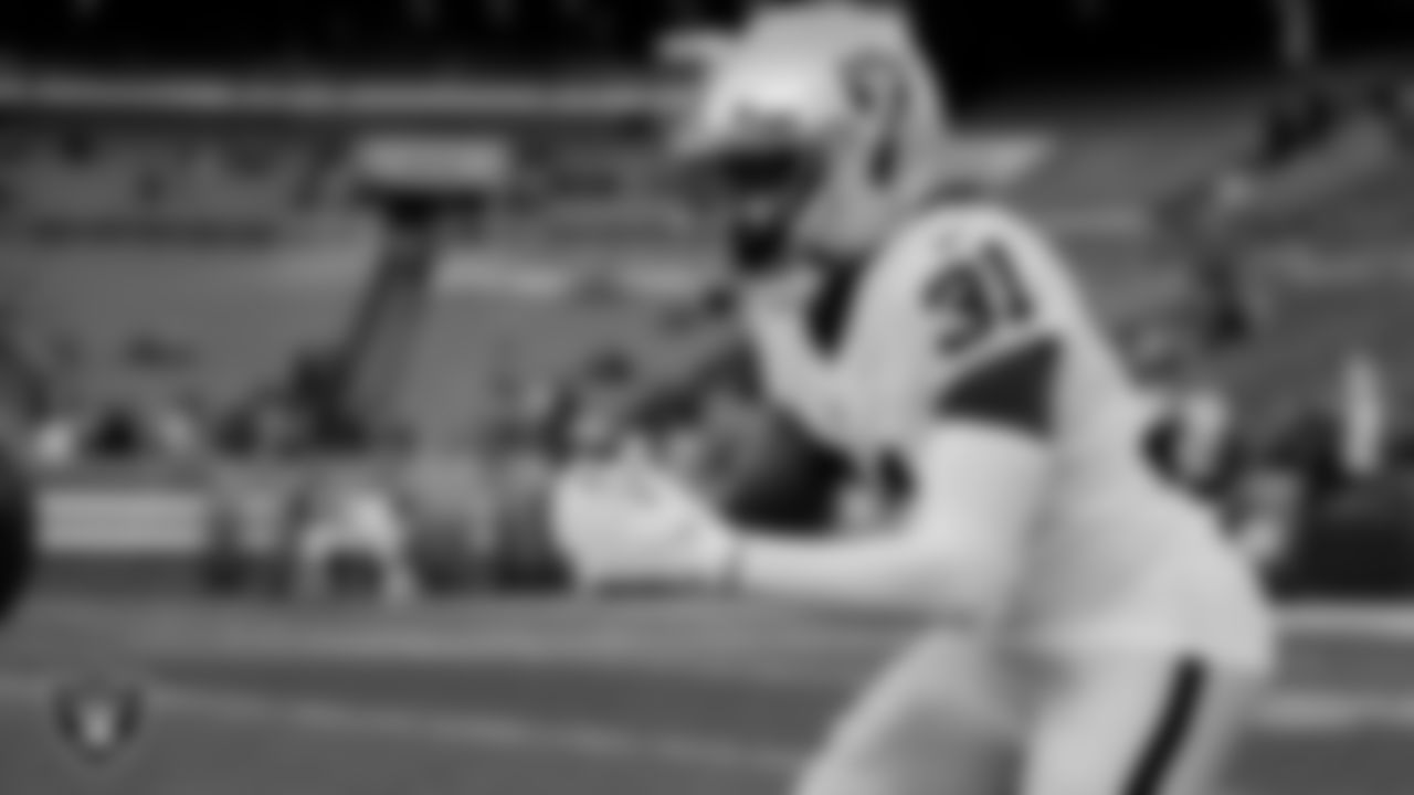 Las Vegas Raiders running back Peyton Barber (31) warming up before the regular season away game against the Cleveland Browns.