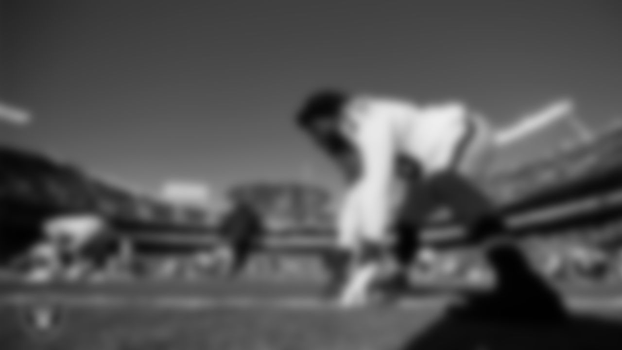 Las Vegas Raiders guard/tackle Alex Leatherwood (70) warming up before the regular season away game against the Kansas City Chiefs.