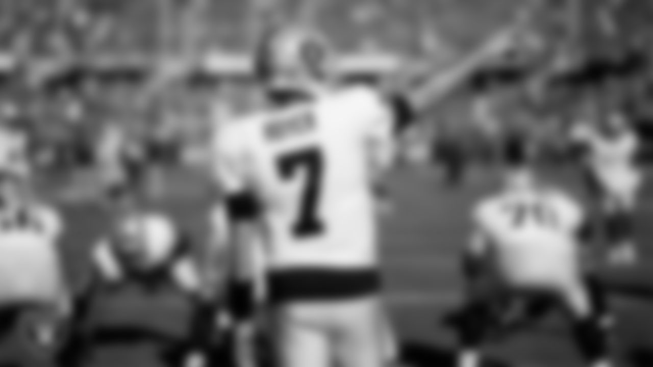 Las Vegas Raiders quarterback Brian Hoyer (7) warming up before the regular season away game against the Chicago Bears at Soldier Field.