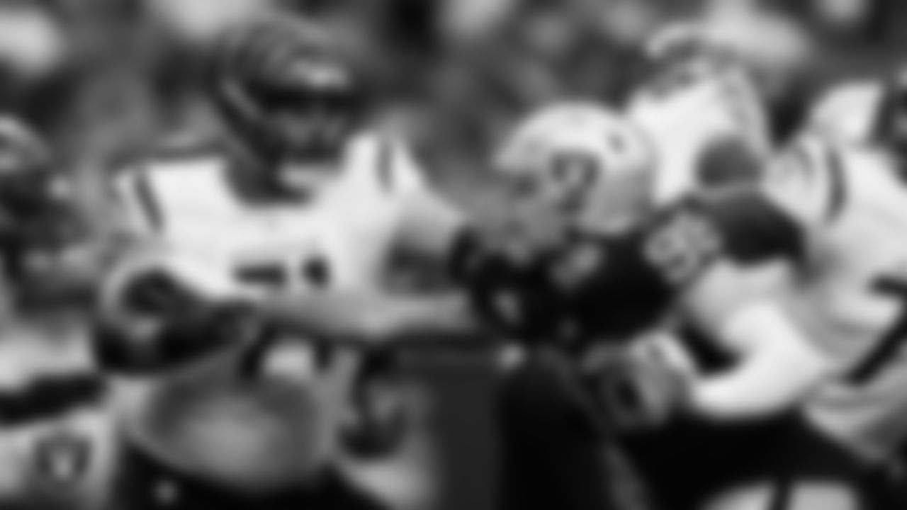 Las Vegas Raiders defensive end Maxx Crosby (98) rushes the quarterback during the regular season home game against the Cincinnati Bengals.