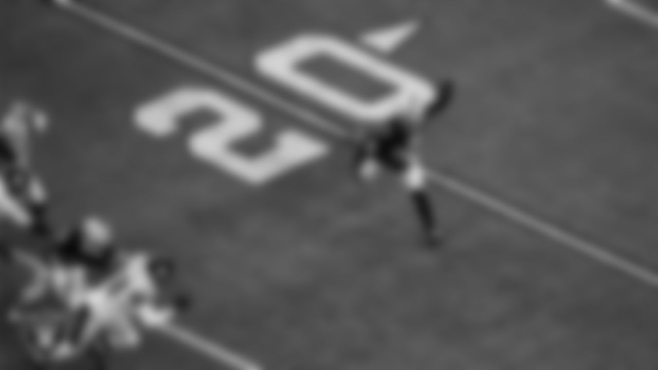 Las Vegas Raiders wide receiver DeAndre Carter (3) returns a kickoff during the regular season home game against the Pittsburgh Steelers at Allegiant Stadium.