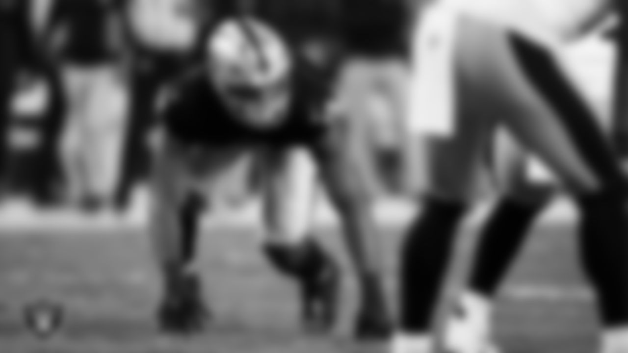 Las Vegas Raiders defensive end Tyree Wilson (9) lines up before the snap during the regular season home game against the Pittsburgh Steelers at Allegiant Stadium.