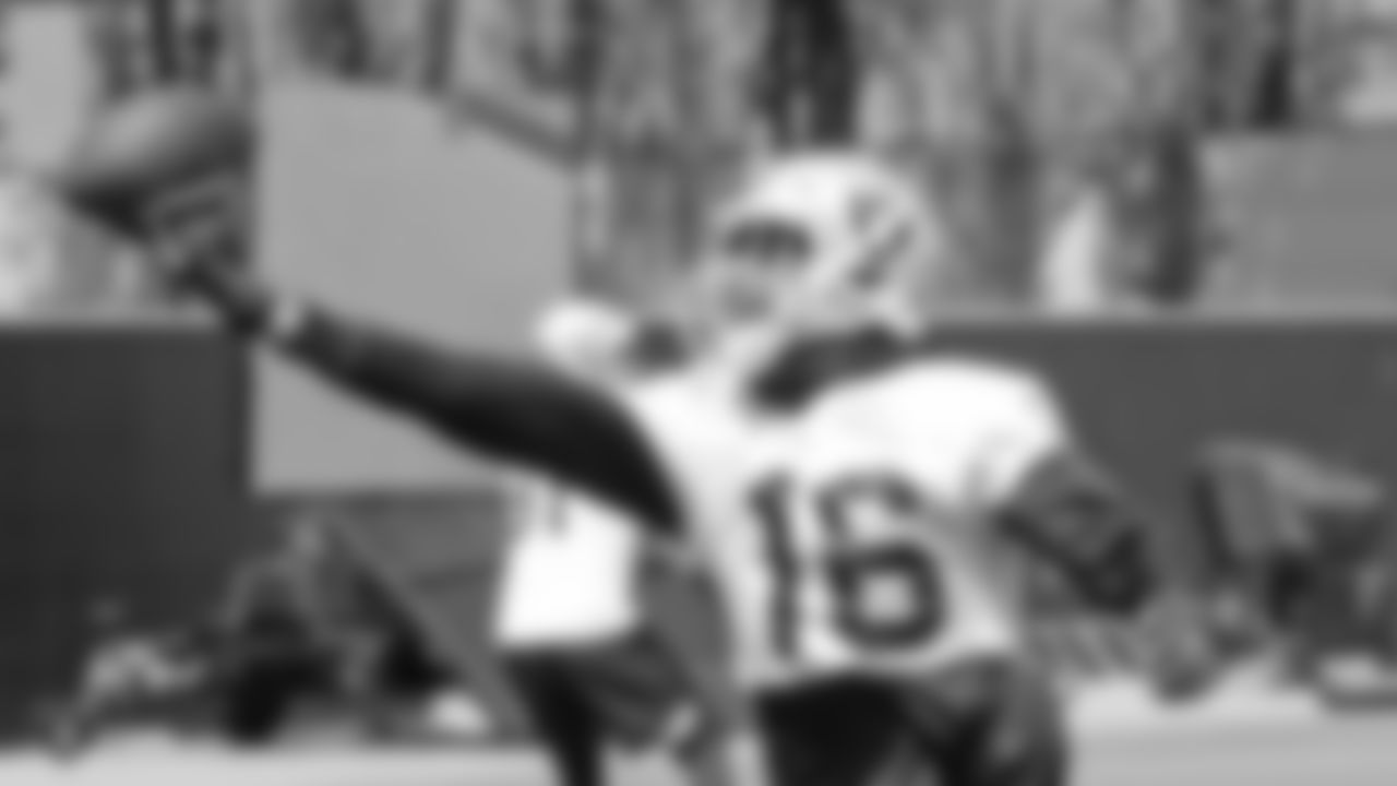 Raiders wide receiver Tyrell Williams (16) at an Organized Team Activity (OTA) at the Raiders Practice Facility in Alameda, Calif.
