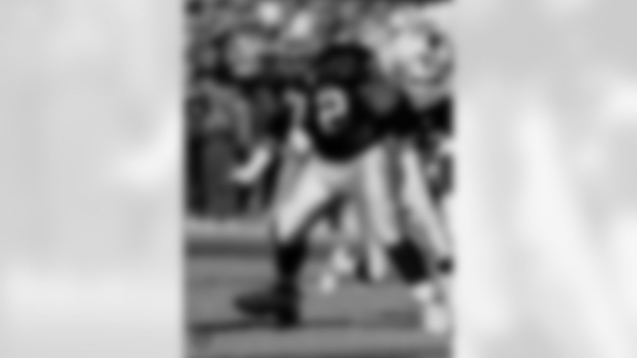 Lincoln Kennedy played in 121 games with 119 starts in eight years with the Raiders. He was selected for three Pro Bowls and named 1st Team All-Pro once. Kennedy anchored a line for an offense that led the NFL in rushing in 2000 and total offense in 2002, and was a key member of three straight AFC West championship squads and started at right tackle in Super Bowl XXXVII.