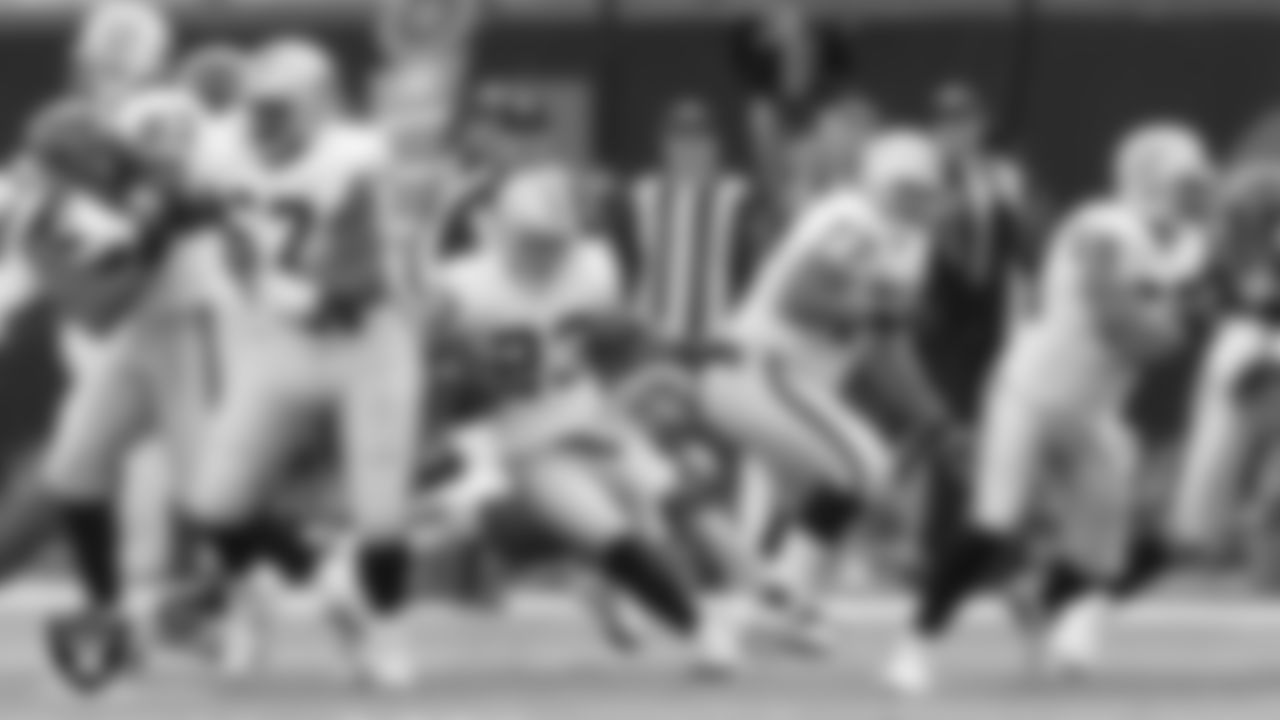 Oakland Raiders cornerback Chris Carr (23) returns a kickoff during the regular season away game against the Cincinnati Bengals at Paul Brown Stadium, Sunday, December 10, 2006, in Cincinnati, Ohio.