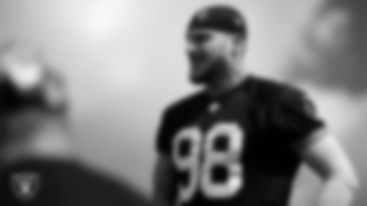 Las Vegas Raiders defensive end Maxx Crosby (98) during practice.