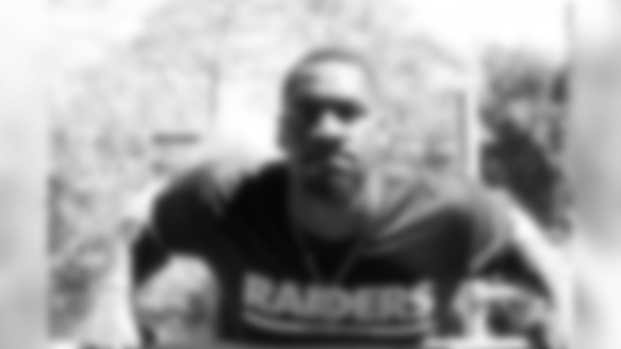 DT Antonio Smith