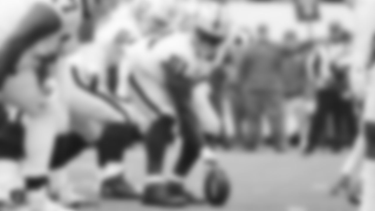 Raiders center Rodney Hudson (61) lines up before the snap during the regular season game against the New York Jets.