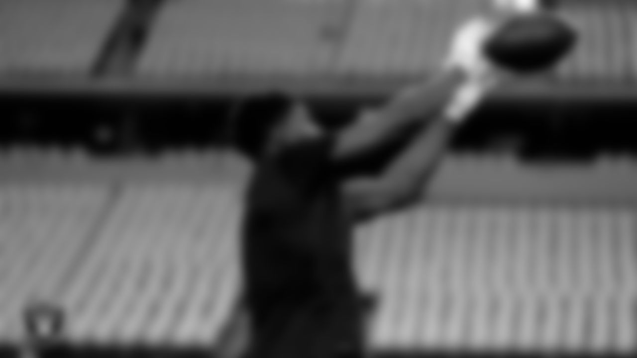 Las Vegas Raiders wide receiver Zay Jones (7) warming up before the regular season away game against the Dallas Cowboys.