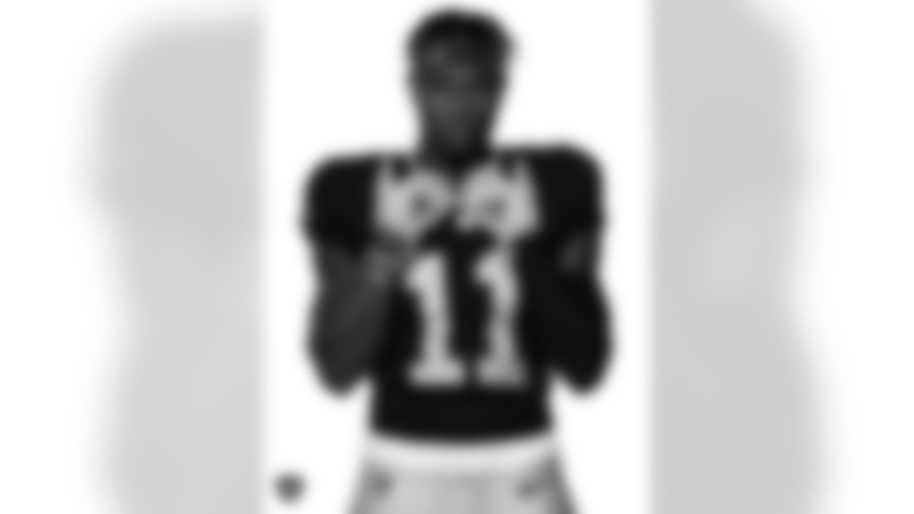 Las Vegas Raiders wide receiver Henry Ruggs III poses for a photo at the 2020 Las Vegas Raiders Media Day.