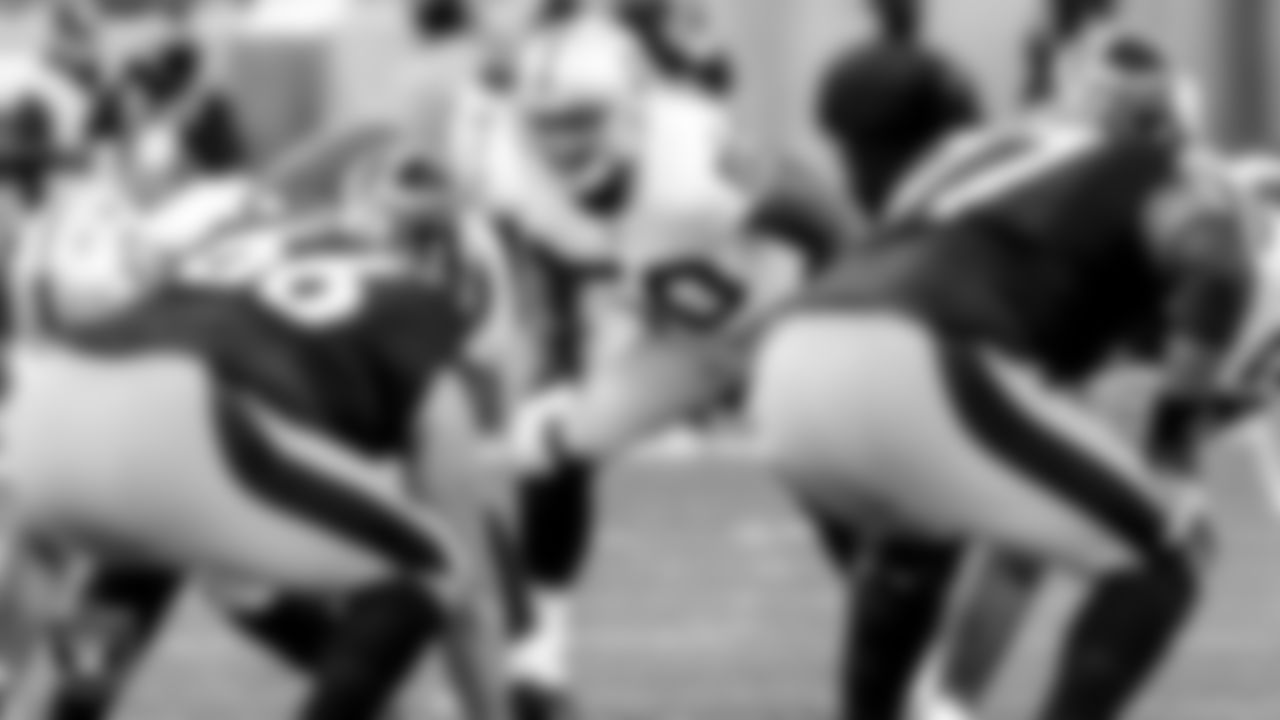 Oakland Raiders linebacker Curtis Lofton (50) lines up before the snap during the regular season away game against the Pittsburgh Steelers at Heinz Field, Sunday, November 8, 2015, in Pittsburgh, Pa.