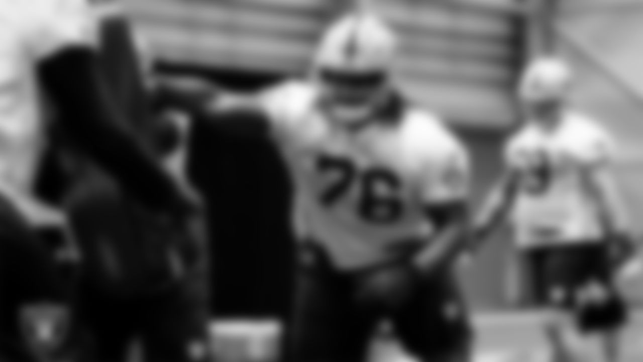 Las Vegas Raiders guard John Simpson (76) during practice.