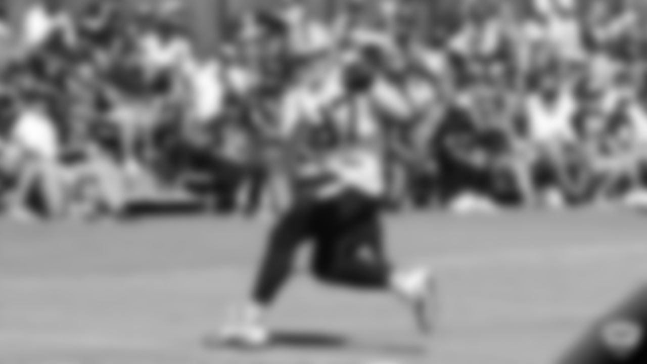 Oakland Raiders tight end Foster Moreau (87) on the field for practice at 2019 Training Camp.