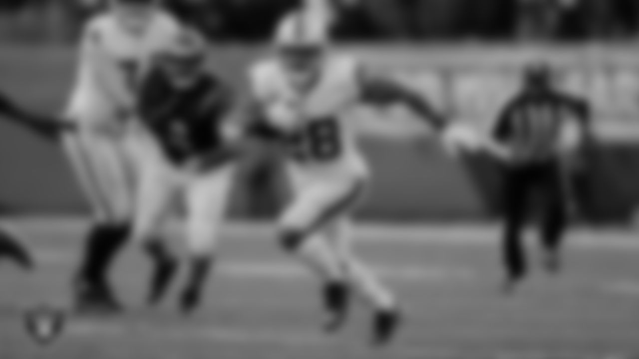 Las Vegas Raiders running back Josh Jacobs (28) during the postseason away game against the Cincinnati Bengals.