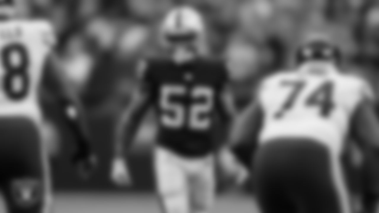Las Vegas Raiders linebacker Denzel Perryman (52) during the regular season home game against the Chicago Bears.