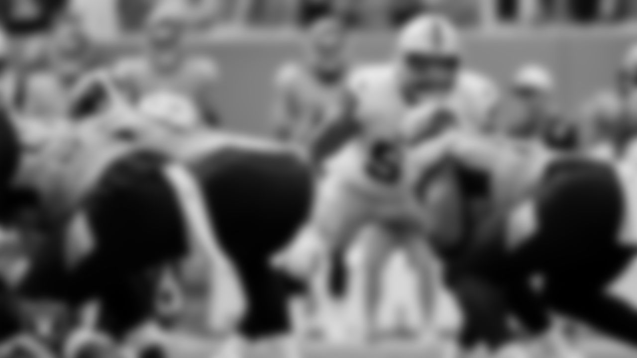 Las Vegas Raiders defensive end Maxx Crosby (98) during the regular season away game against the Tennessee Titans at Nissan Stadium.