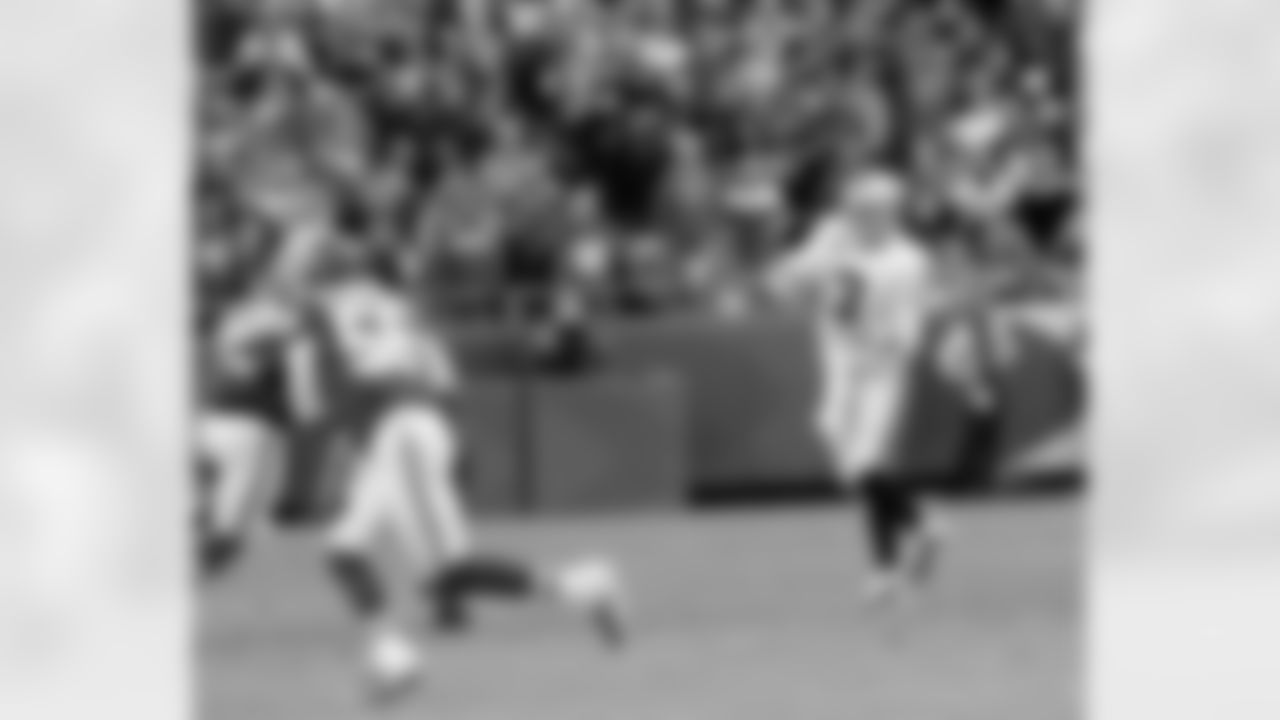 QB Carson Palmer lets the pass fly.