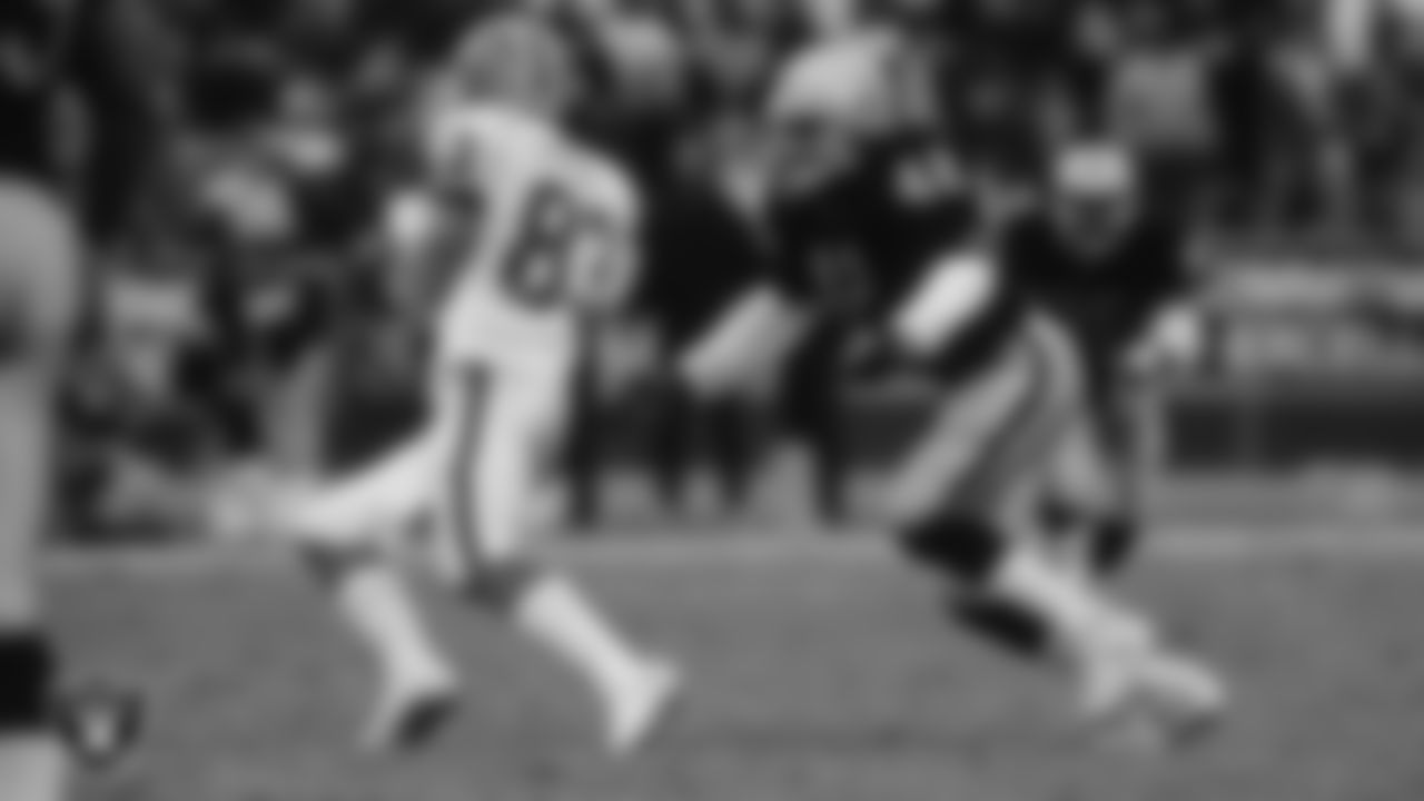 Ronnie Lott spent 2 years with the Raiders amassing 196 tackles, 9 interceptions, 2 forced fumbles, and 2 fumble recoveries. In his first season with the Raiders, he led the league with 8 interceptions and was selected to the Pro Bowl.