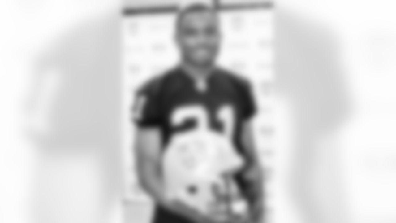 CB Nnamdi Asomugha is the National Keep Gym in School Spokesman. Photo by Tony Gonzales.