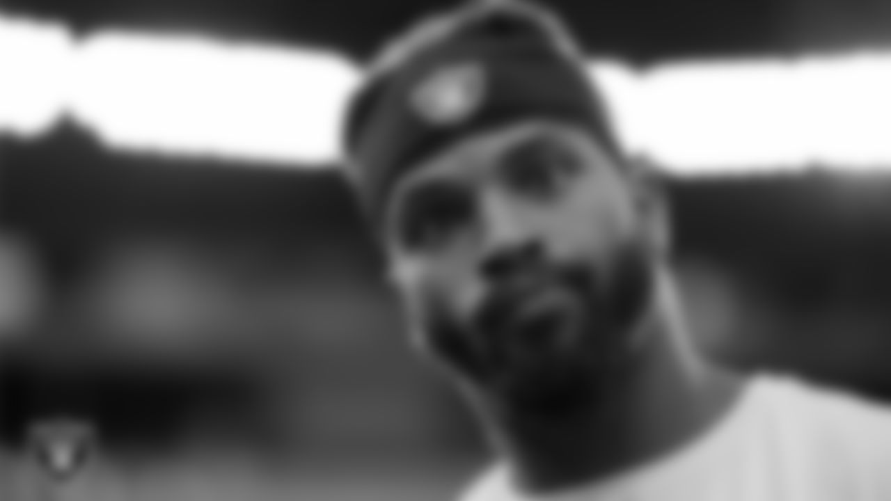 Las Vegas Raiders running back Ameer Abdullah (22) warming up before the regular season home game against the Green Bay Packers at Allegiant Stadium.