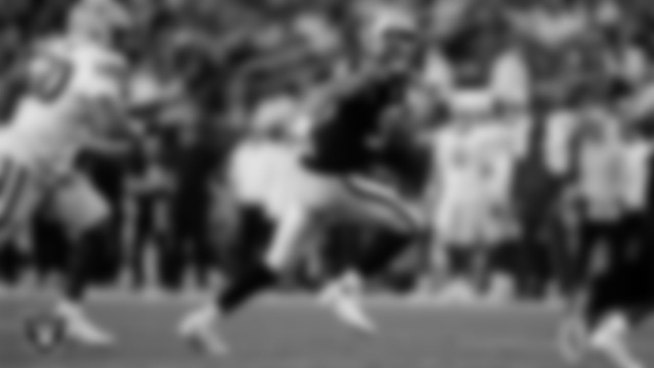 Las Vegas Raiders defensive end Maxx Crosby (98) during the regular season home game against the Green Bay Packers at Allegiant Stadium.