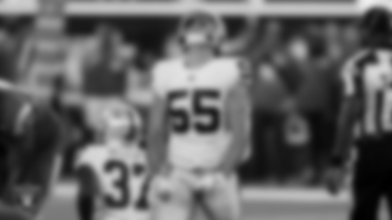 Las Vegas Raiders linebacker Tanner Muse (55) during the preseason game against the Los Angeles Rams at SoFi Stadium.