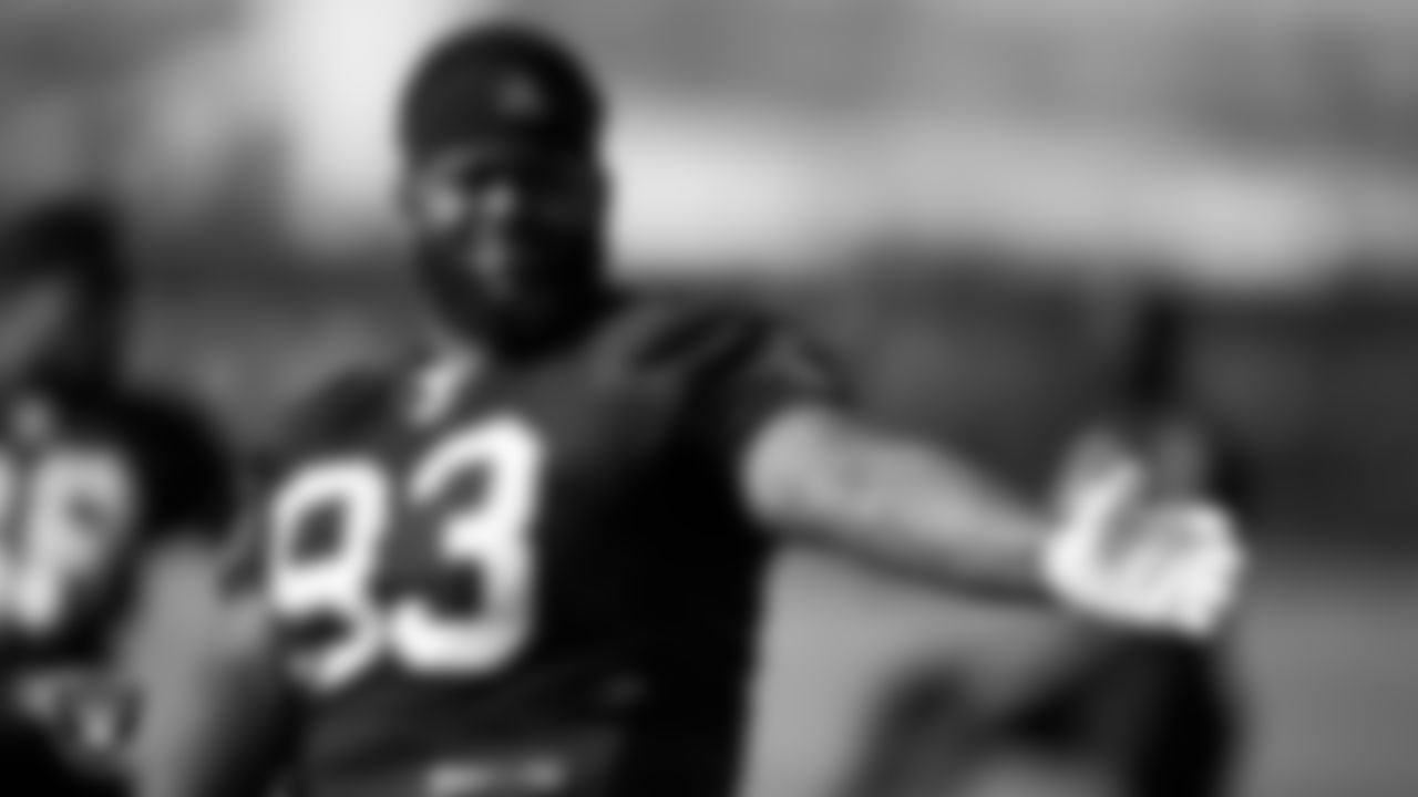 Las Vegas Raiders defensive lineman Neil Farrell Jr. (93) at a workout during phase two of the offseason program.