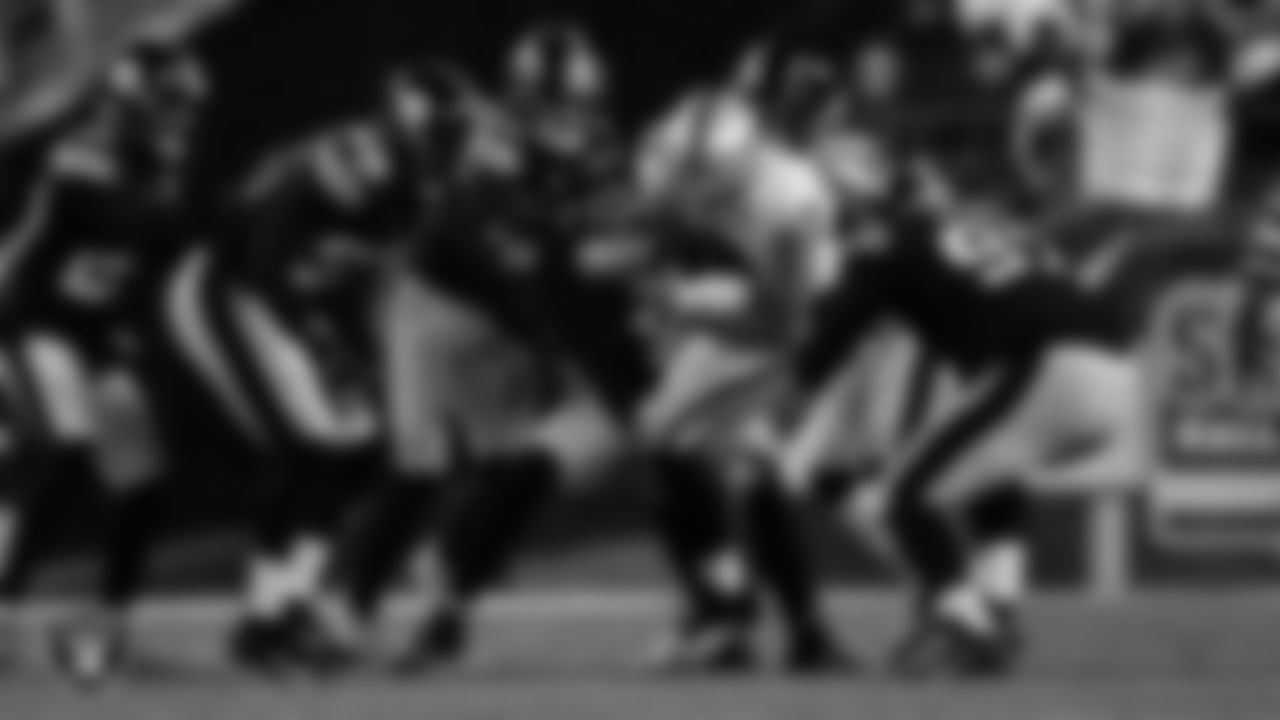 Las Vegas Raiders tight end Foster Moreau (87) during the regular season away game against the Pittsburgh Steelers at Acrisure Stadium.
