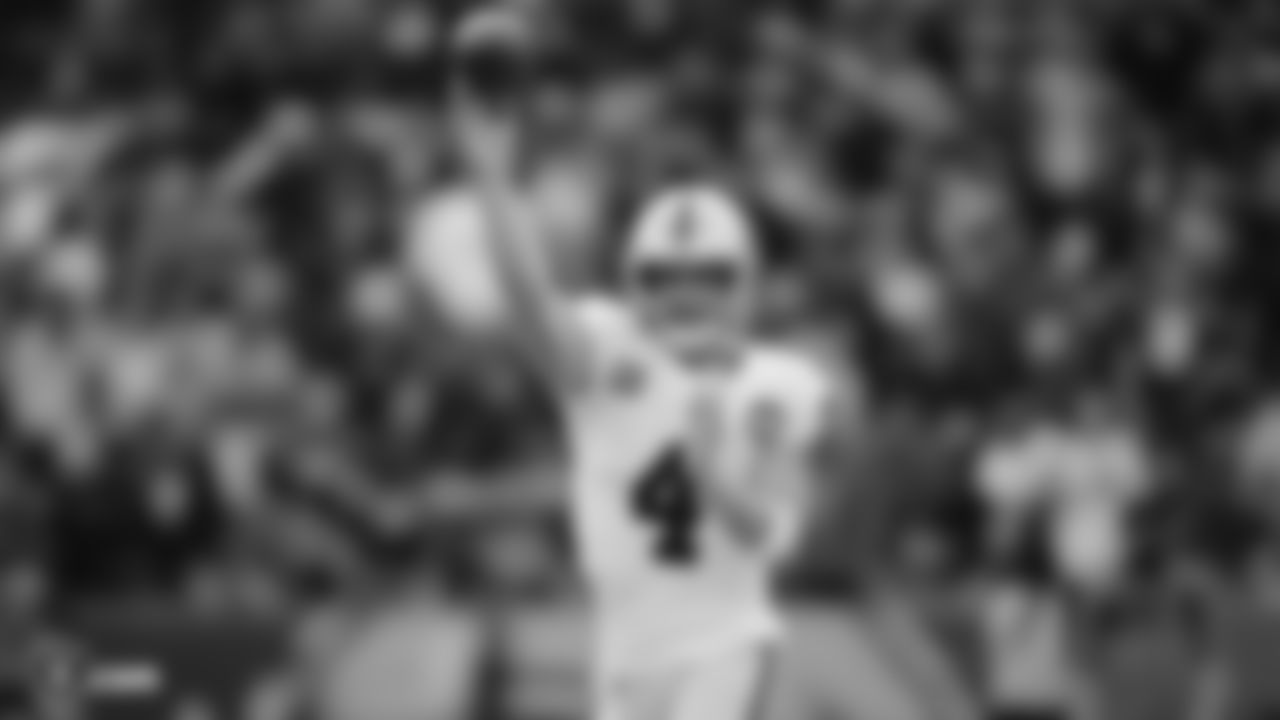 Raiders quarterback Derek Carr (4) passes during the regular season game against the Los Angeles Chargers.