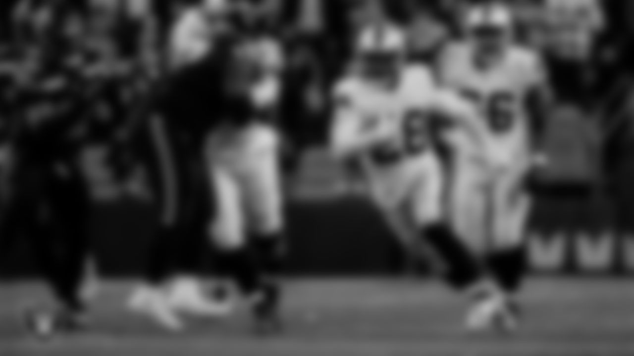Las Vegas Raiders running back Josh Jacobs (28) during the regular season away game against the Seattle Seahawks at Lumen Field.