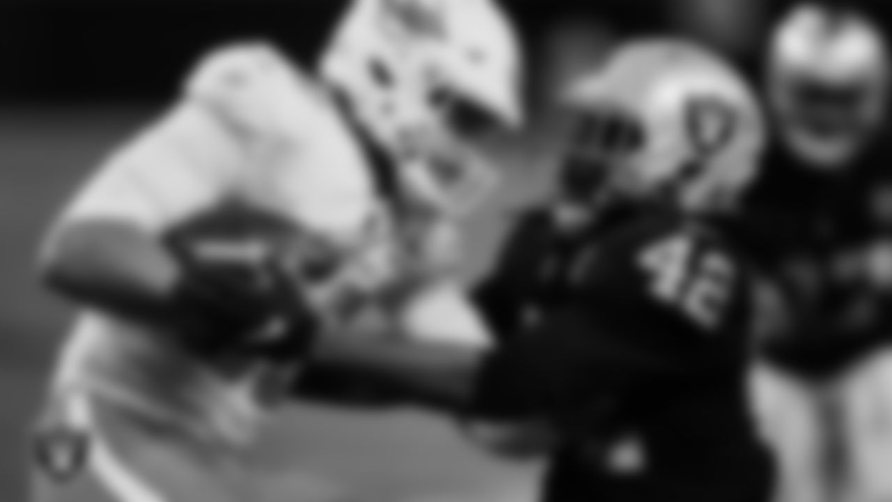 Las Vegas Raiders linebacker Cory Littleton (42) makes a tackle during the regular season home game against the Miami Dolphins.