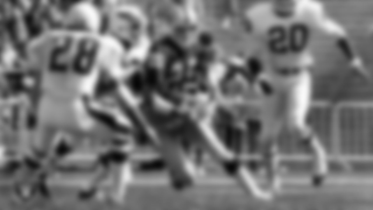 WR Fred Biletnikoff (1965-78)
Hall of Fame Class of 1988