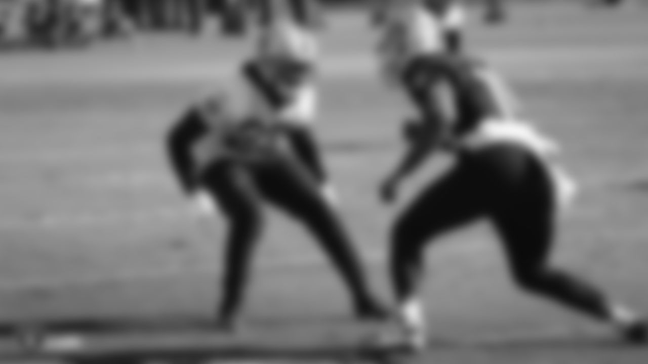 Oakland Raiders cornerback Nick Nelson (23) defends Oakland Raiders wide receiver Trevor Davis (11) during practice.