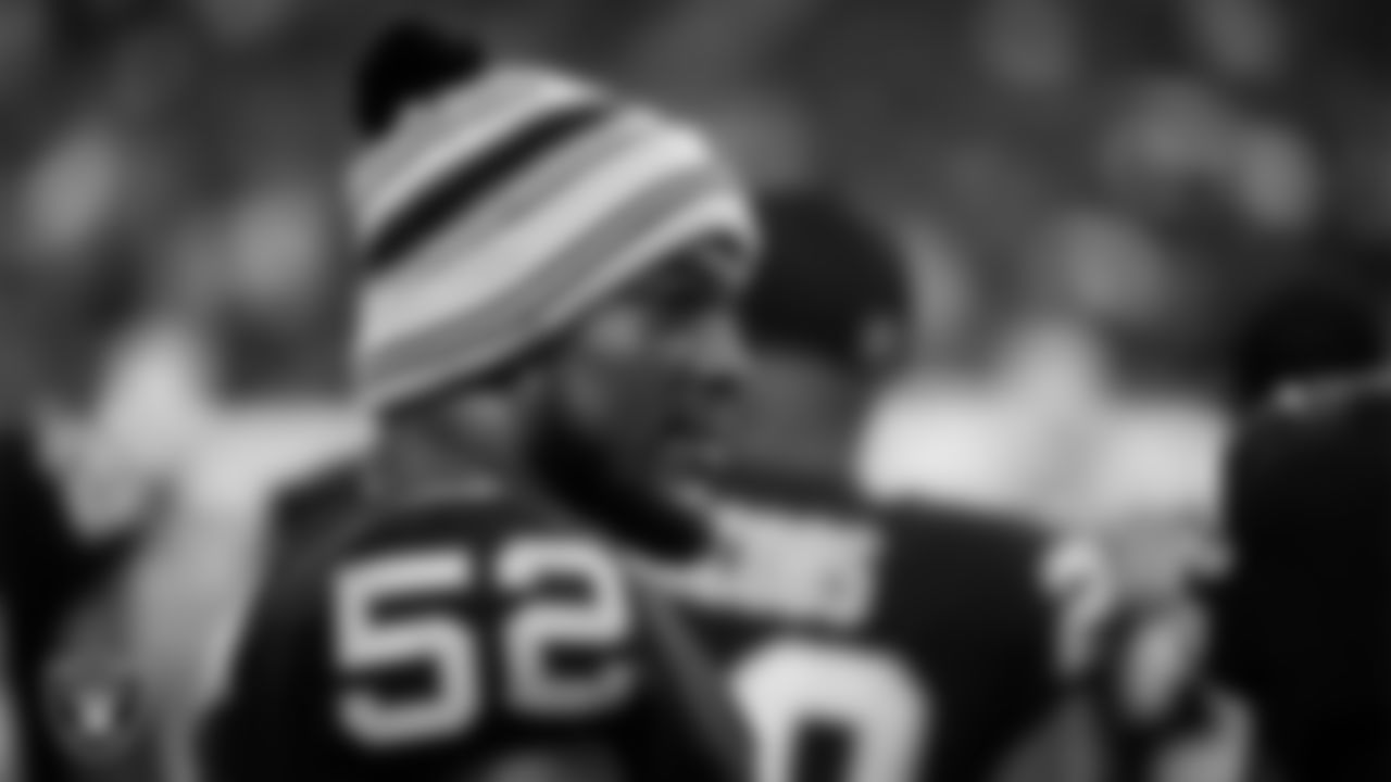Las Vegas Raiders linebacker Denzel Perryman (52) on the sidelines during the Las Vegas Raiders regular season home game against the Cincinnati Bengals.