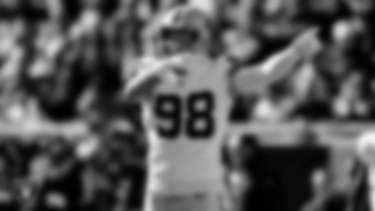 Las Vegas Raiders defensive end Maxx Crosby (98) during the regular season away game against the Chicago Bears at Soldier Field.
